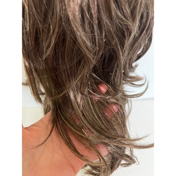 Layered Shoulder Length Women's Wig Bangs Premium Synthetic Hair dark Blonde - Picture 11 of 16